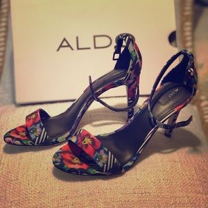 Aldo floral heels 👠